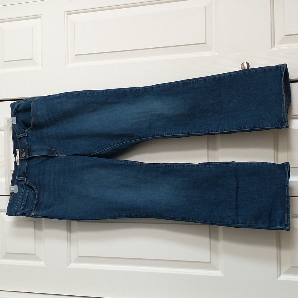 Ladies Levi's boot cut jeans size 14